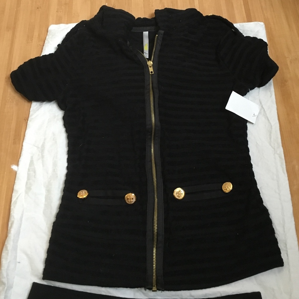 NWT black and gold detail top